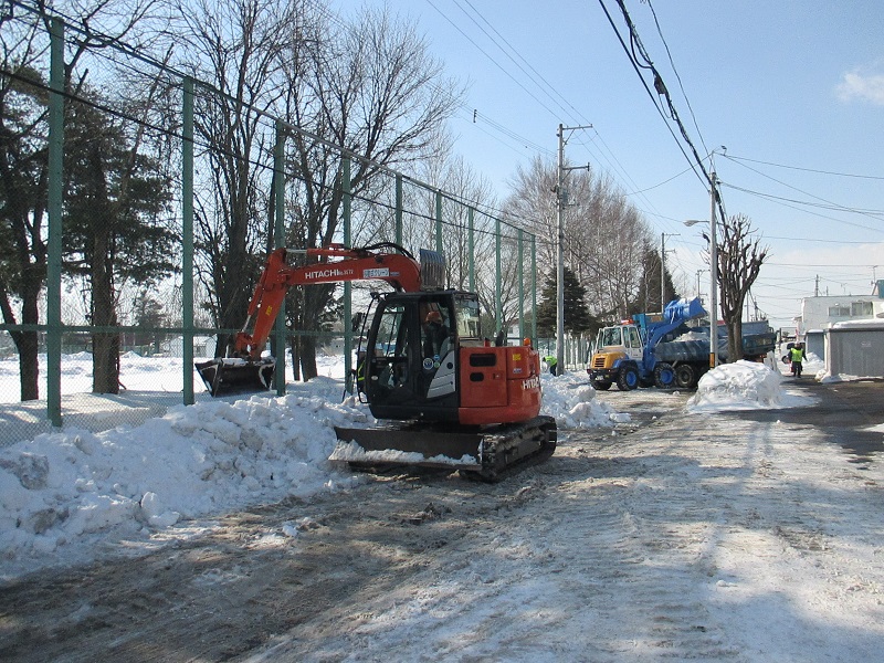 帯広市立第五中学校除排雪作業（令和5年2月18日）