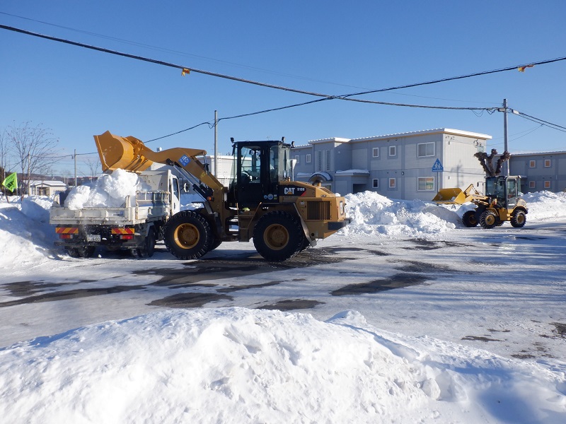 池田町利別地区　交差点除排雪作業（令和5年1月28日）