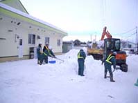 近隣保育所の除雪作業